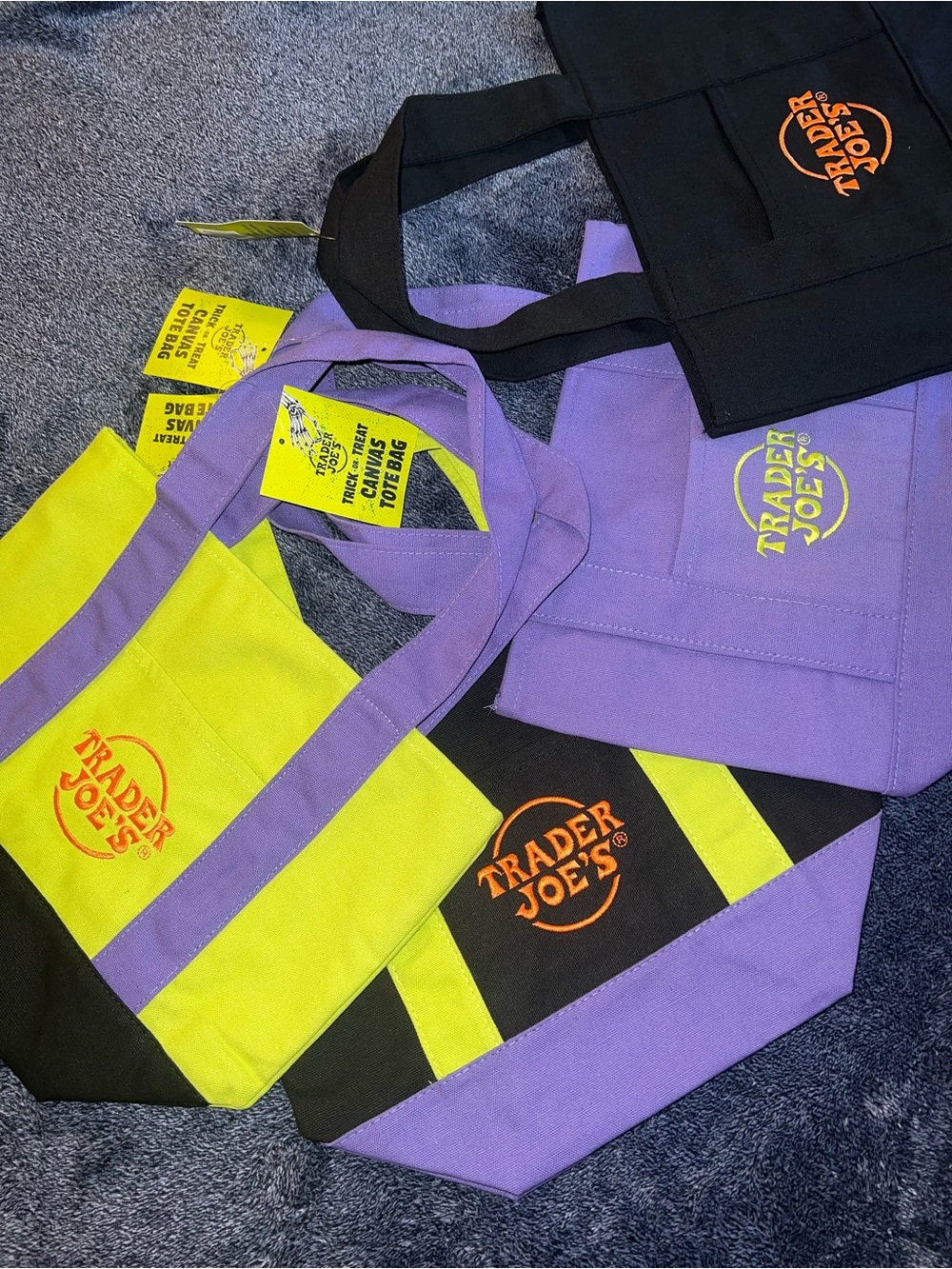 NWT! 👻 SET of 4 Trader Joe’s Trick or Treat mini canvas totes